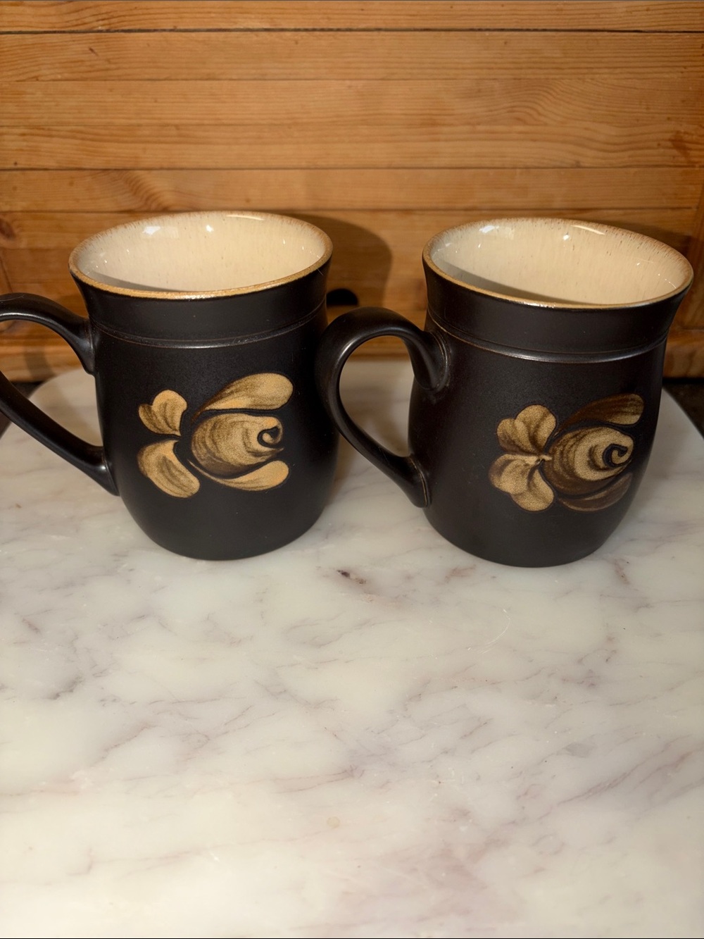 Denby Bakewell Black Ceramic Mug with Gold Floral Motif - Set of 2 - Picture 2 of 7
